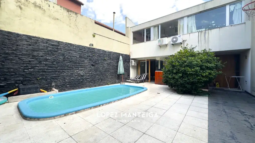 Casa 5 Ambientes con Pileta, Quincho y Cochera Venta en Villa Pueyrredón